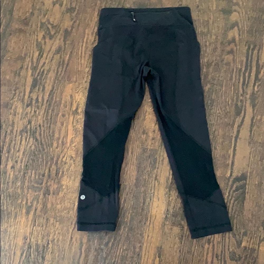 Lululemon crop leggings size 4